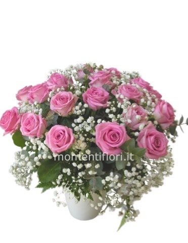 Bouquet di 9 rose rosa e gypsofila
